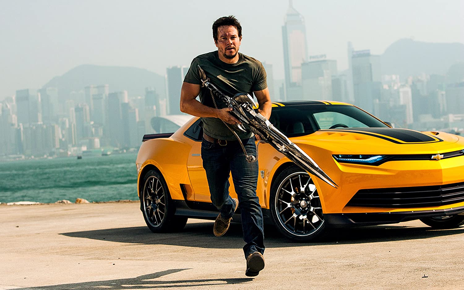 Mark Wahlberg in the movie Transformers: Age of Extinction.