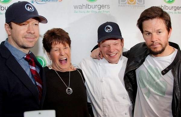 Mark and Donnie Wahlberg with their siblings.